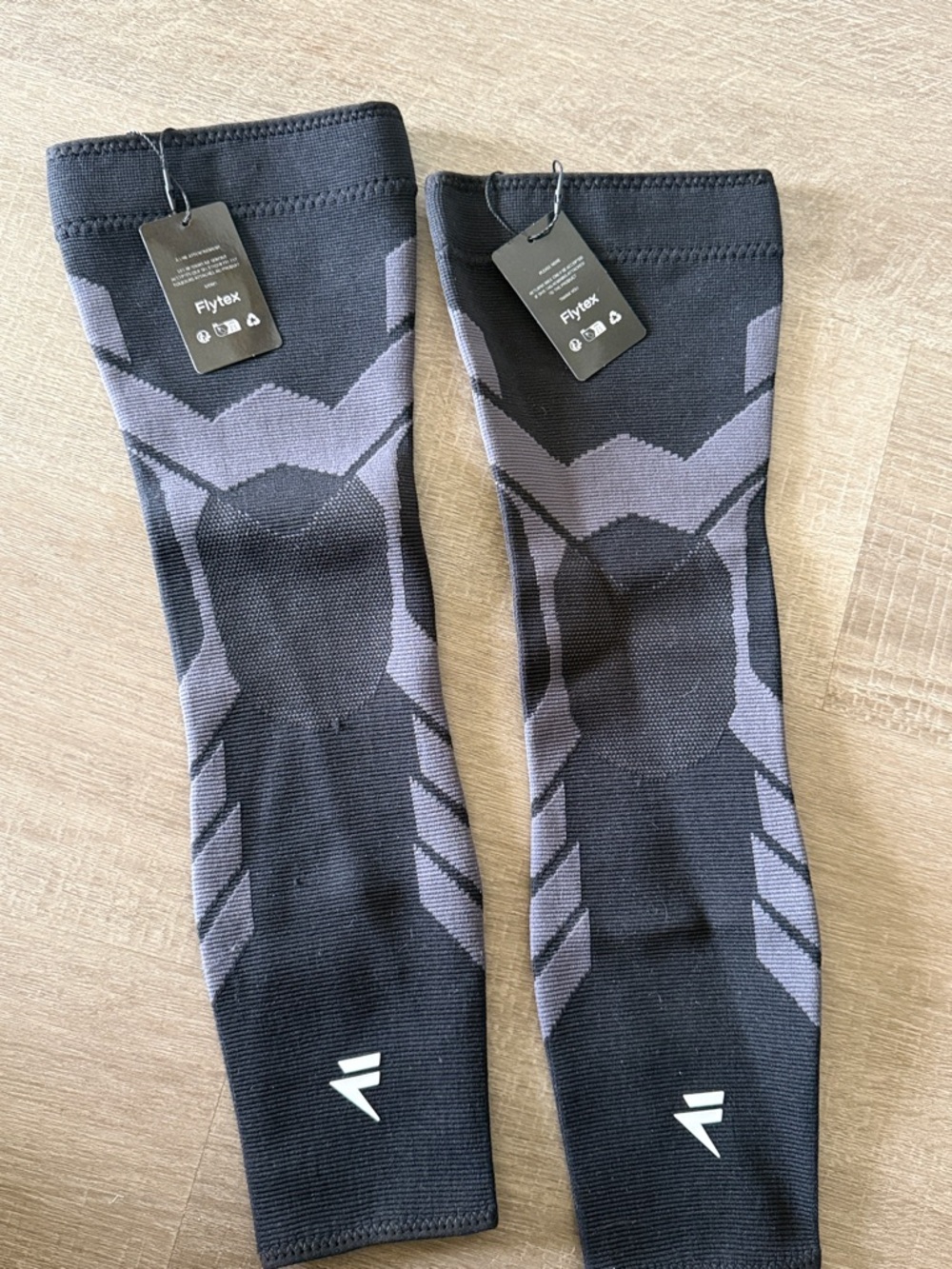 Flytex V2 Full Leg & Knee Compression Sleeves - Pair - Small Black & Gray NWT - Picture 2 of 7
